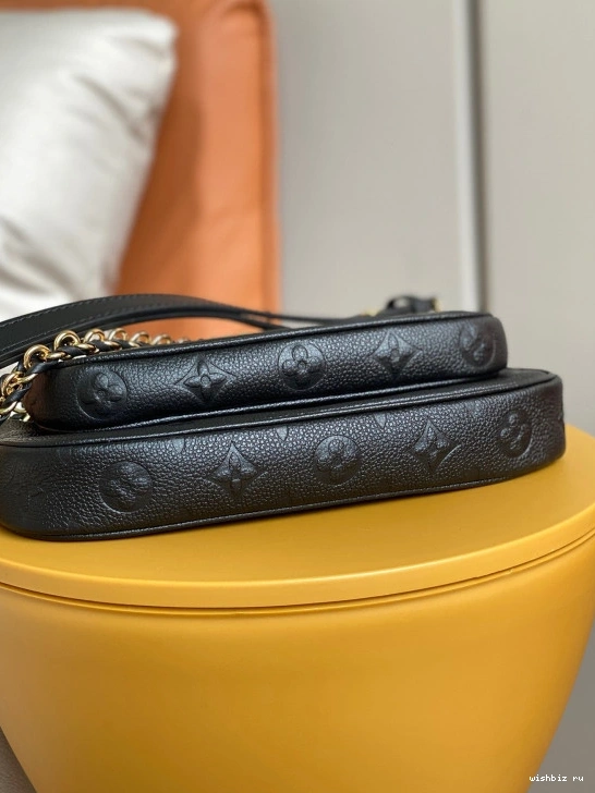 WIS VUITTON MULTI LOUIS POCHETTE ACCESSOIRES 0826